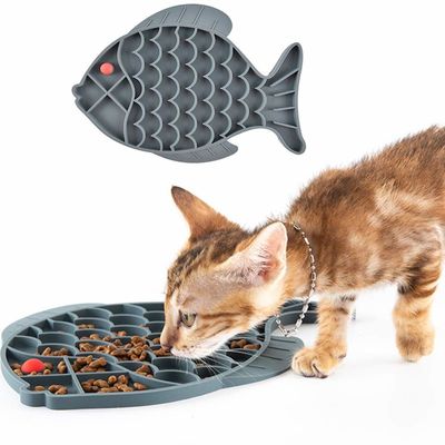 良い価格 猫 パズル フィッダー 魚 形 シリコン リッチ トリート マット 健康的な食事とリッチ オンライン