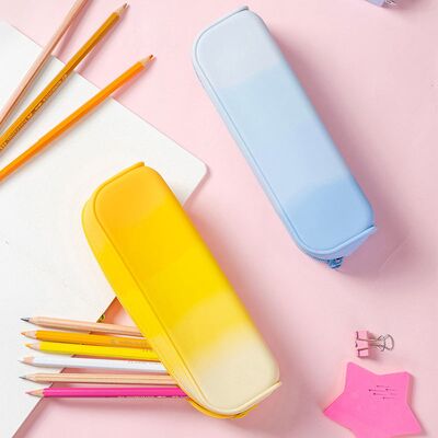 良い価格 110g シリコンペンシルボックス 食品グレードシリコン素材 軽量耐久性 ポータブル収納ケース オフィス、学校、旅行用 オンライン